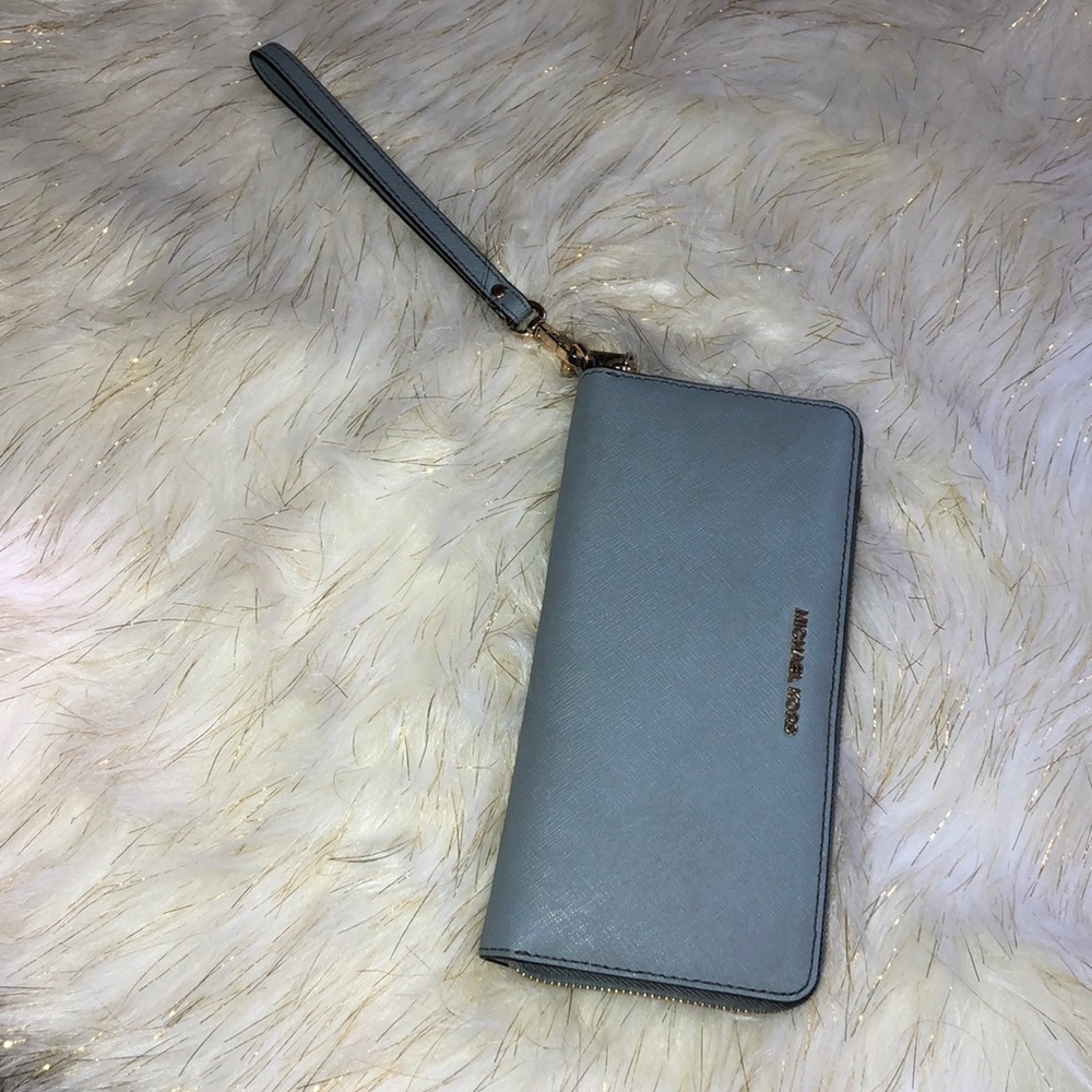 Micheal Kors Wristlet Wallet